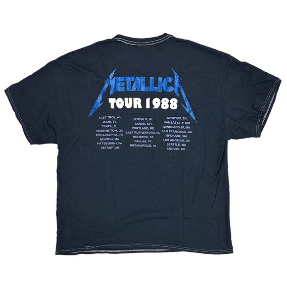 Urban Outfitters Women's X Metallica 1988 Tour Glitter Oversized Fit Tee T-Shirt - Picture 7 of 9